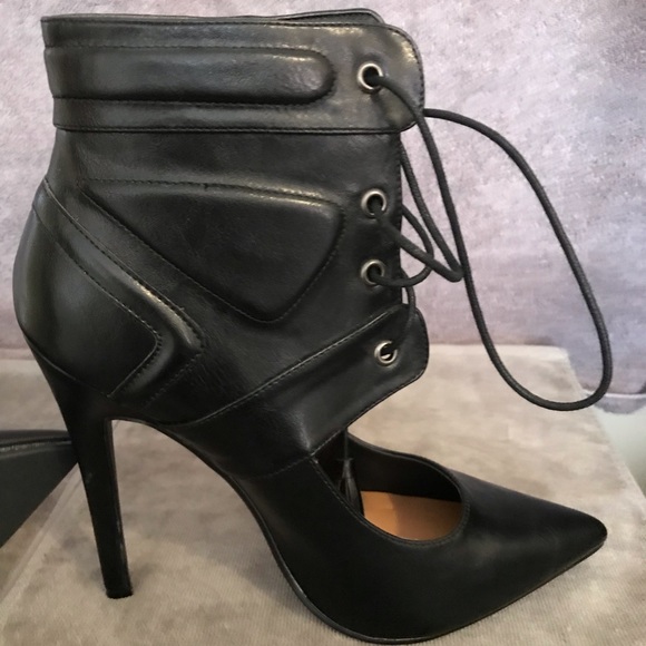 Boots - Picture 5 of 6